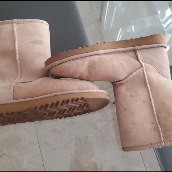 UGG Classic Short Boots size 7 - Picture 4 of 9